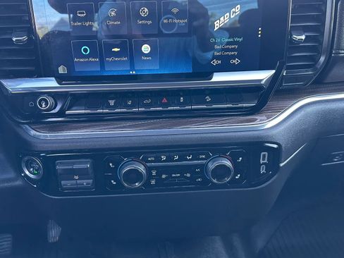 Used 2024 Chevrolet Silverado 2500 LT image 21