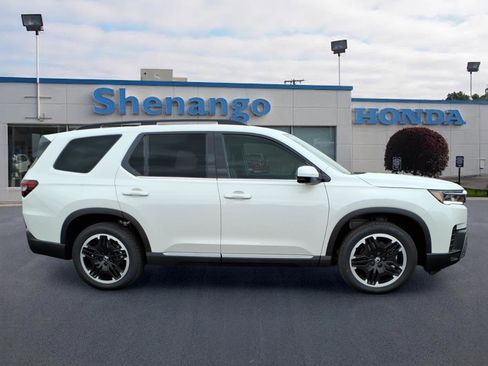 New 2026 Honda Pilot image 2