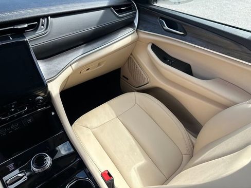 Used 2021 Jeep Grand Cherokee L Limited image 25