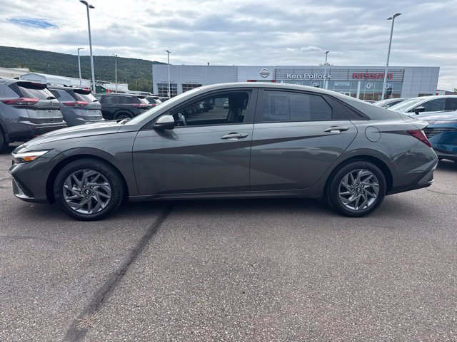 Used 2024 Hyundai Elantra SEL FWD image 8