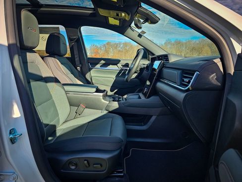 New 2026 GMC Terrain AT4 w/ Convenience Package III image 45