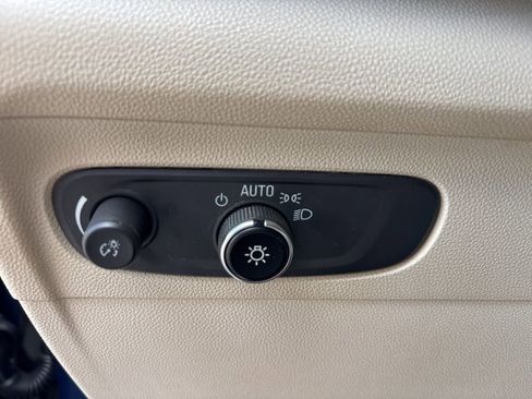 Used 2023 Buick Envision Preferred image 12