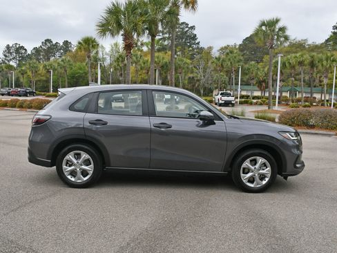 Used 2025 Honda HR-V LX image 2