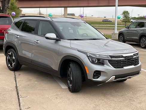 Used 2025 Kia Seltos S image 4