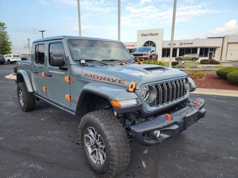 Certified 2025 Jeep Gladiator Mojave AWD/4WD image 1