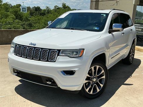 Used 2018 Jeep Grand Cherokee Overland AWD/4WD image 2