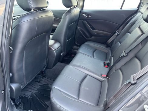 Used 2018 MAZDA MAZDA3 Touring image 29
