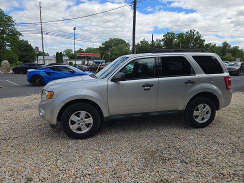 Used 2012 Ford Escape XLT AWD/4WD image 2