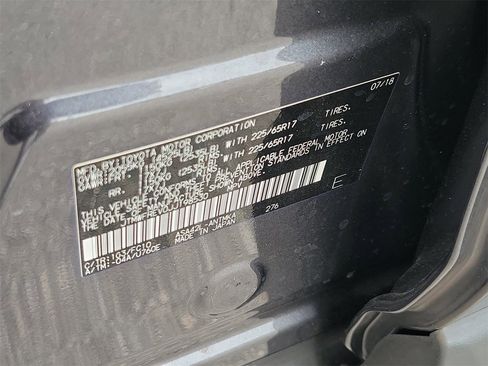 Used 2018 Toyota RAV4 XLE image 33