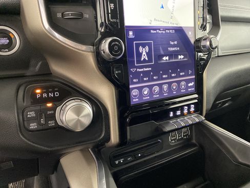 Used 2019 RAM 1500 Laramie AWD/4WD image 38