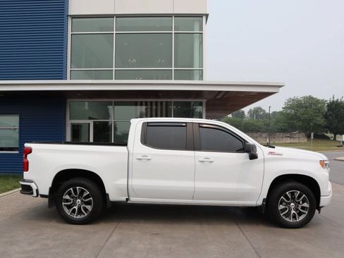 Used 2022 Chevrolet Silverado 1500 RST AWD/4WD image 2