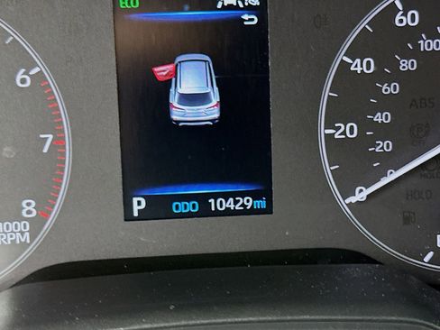 Used 2025 Toyota Corolla Cross AWD Hybrid image 12