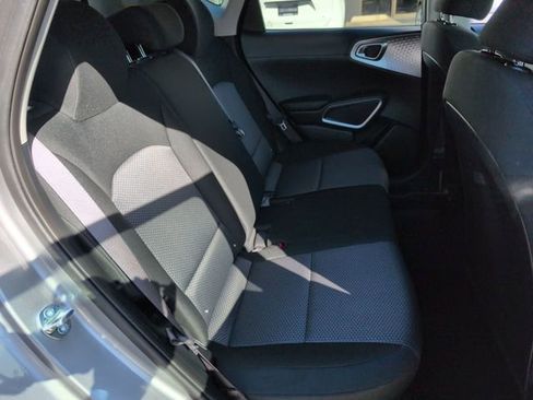 Certified 2025 Kia Soul LX w/ LX Technology Package FWD image 30