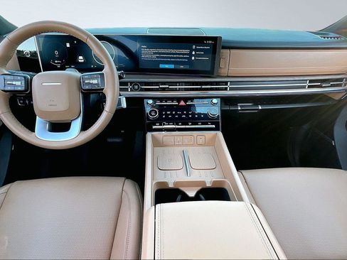 Used 2025 Hyundai Santa Fe Limited image 16