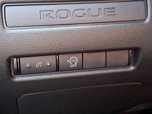 Used 2024 Nissan Rogue S AWD/4WD image 25