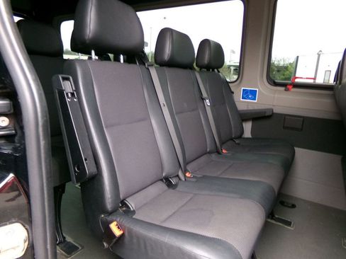 Used 2015 Mercedes-Benz Sprinter 2500 image 16