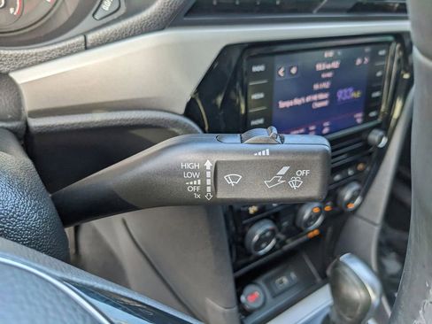 Certified 2022 Volkswagen Passat 2.0T SE image 28