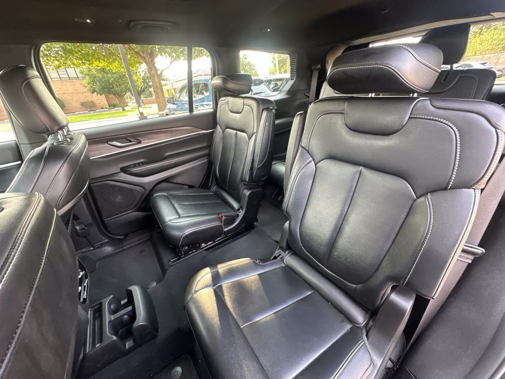 Used 2024 Jeep Grand Cherokee L Limited RWD image 32