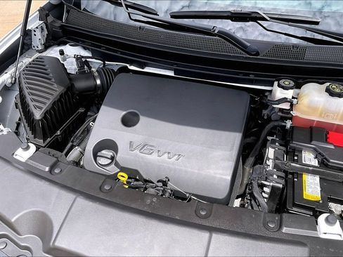 Used 2023 Chevrolet Traverse LT FWD image 32