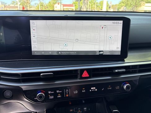 Used 2025 Kia Sorento S image 28