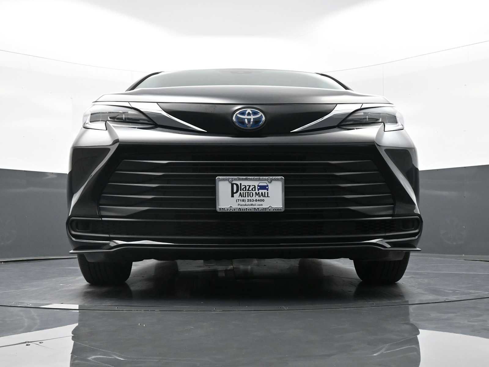 Used 2024 Toyota Sienna LE w/ Protection Package (TMS) AWD/4WD image 23