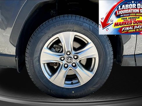Used 2023 Toyota RAV4 XLE AWD/4WD image 35