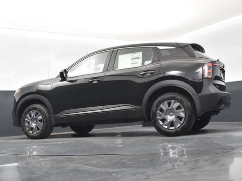 Used 2025 Nissan Kicks S image 37