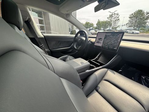 Used 2019 Tesla Model 3 Standard Range Plus RWD image 17