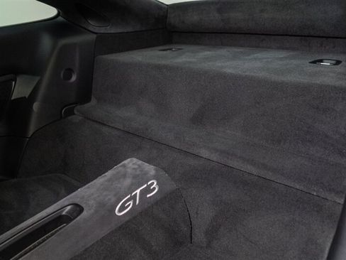 Used 2018 Porsche 911 GT3 RWD image 21