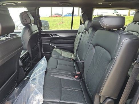 New 2026 Jeep Grand Wagoneer 4WD image 17