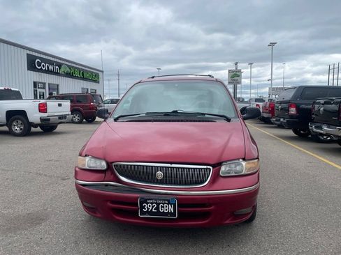 Used 1997 Chrysler Town & Country SX FWD image 3