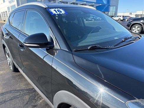 Used 2016 Hyundai Tucson Sport image 11