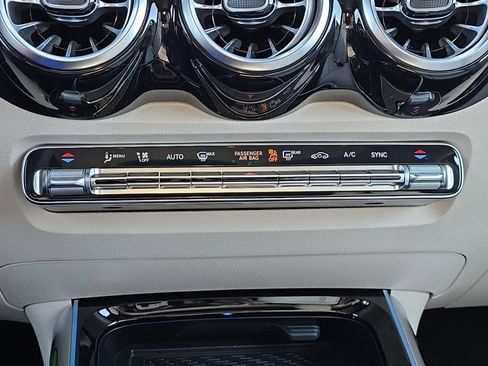 New 2026 Mercedes-Benz GLB 250 4MATIC image 17