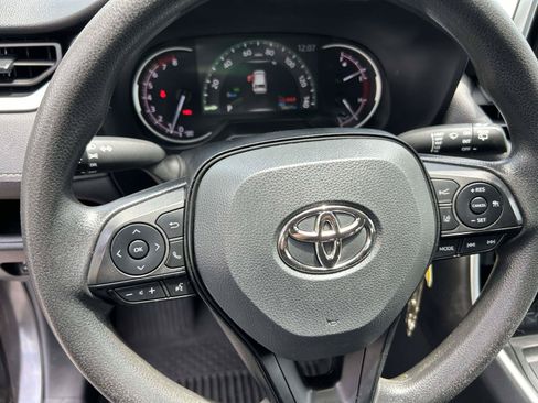 Used 2023 Toyota RAV4 LE FWD image 12