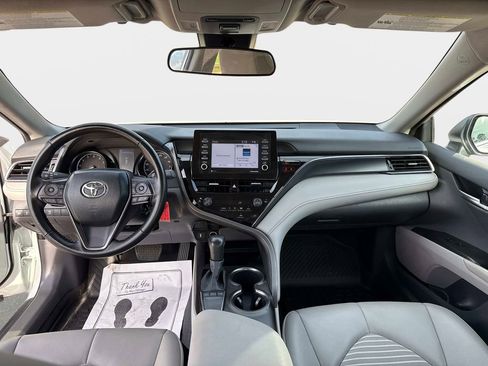 Used 2024 Toyota Camry SE image 14