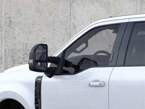 New 2026 Ford F250 Lariat w/ Black Appearance Package image 20