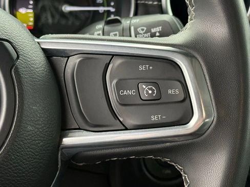 Used 2023 Jeep Wrangler Unlimited Sahara image 24