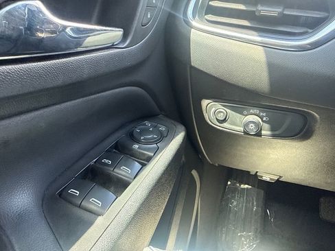 Used 2022 Chevrolet Equinox LT AWD/4WD image 18