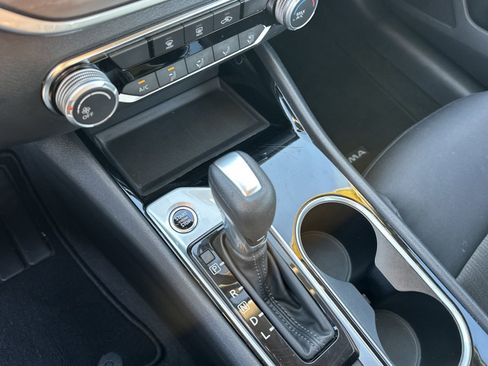 Used 2024 Nissan Altima 2.5 SV AWD/4WD image 32