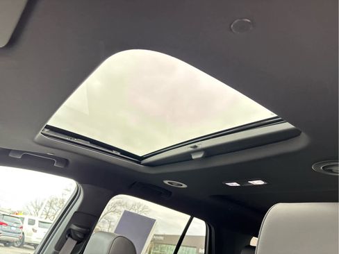 Certified 2023 Chevrolet Traverse RS w/ LPO, Floor Liner Package image 11