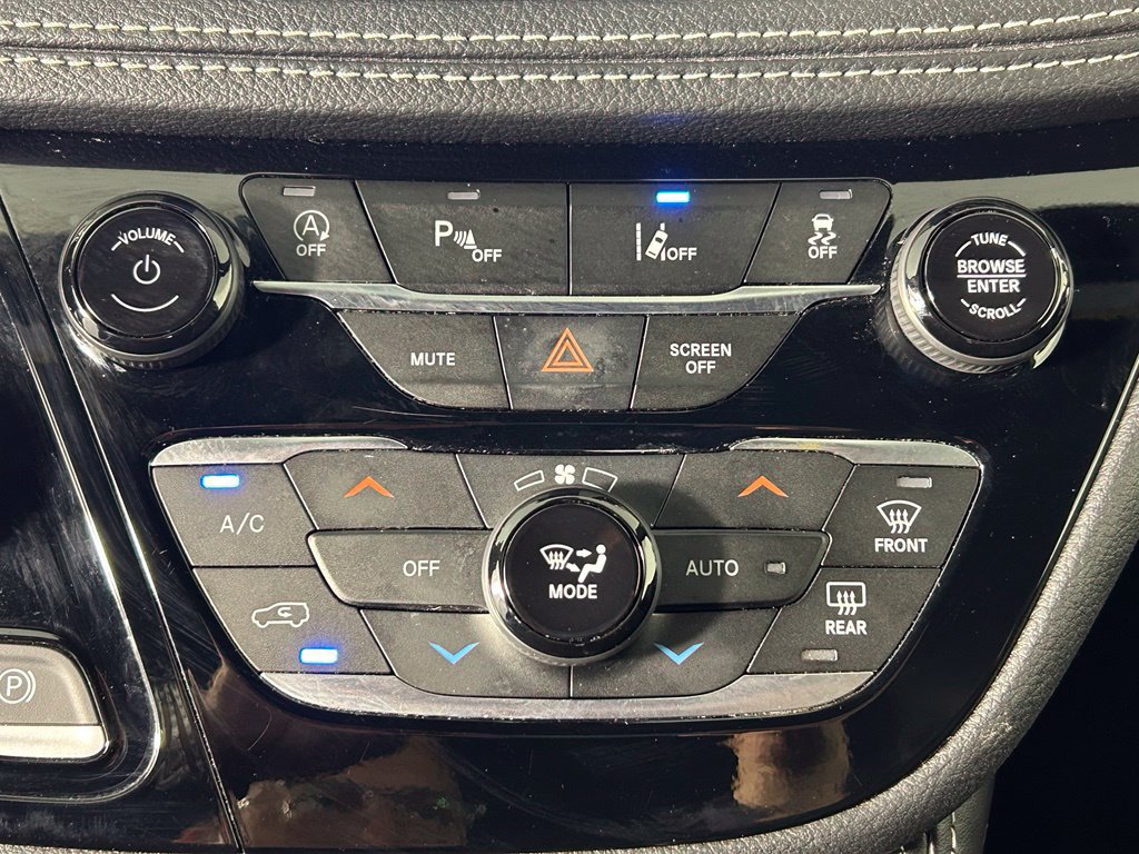 Used 2025 Chrysler Pacifica Limited FWD image 22