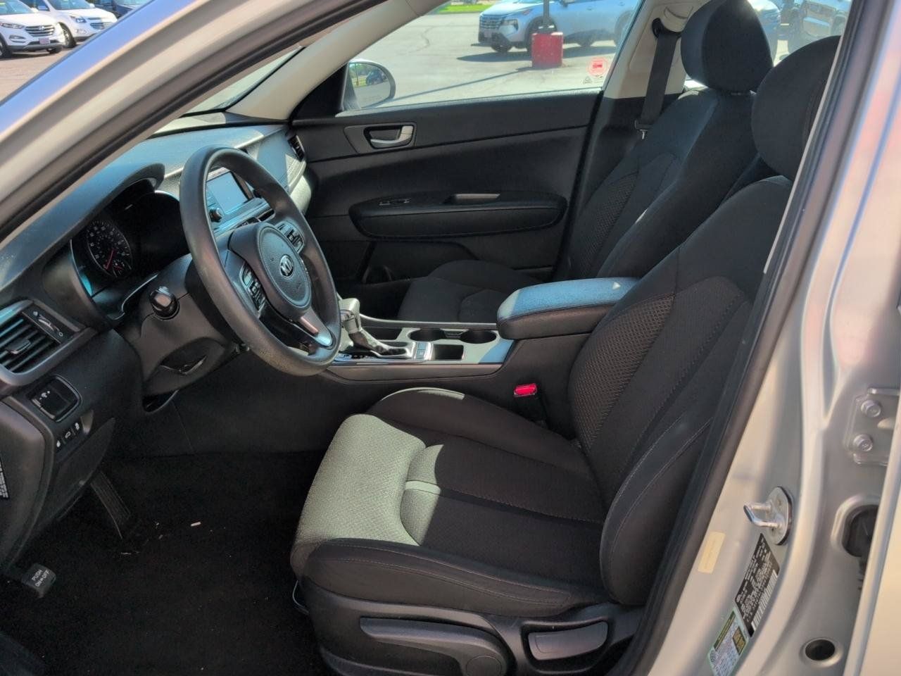 Used 2017 Kia Optima LX FWD image 9