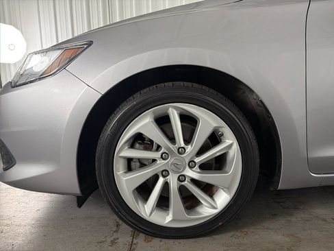 Used 2018 Acura ILX image 4
