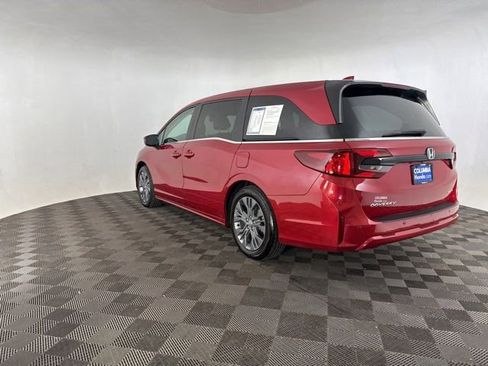 Used 2025 Honda Odyssey Touring image 11