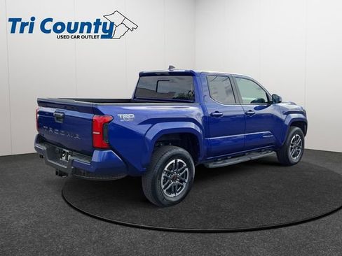 Used 2024 Toyota Tacoma TRD Sport w/ TRD Sport Upgrade Package image 8