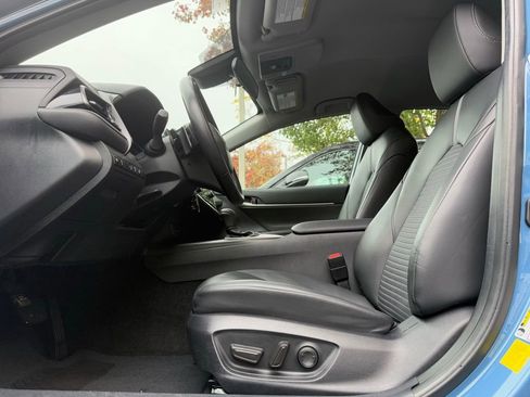 Used 2024 Toyota Camry SE w/ Cold Weather Package image 9