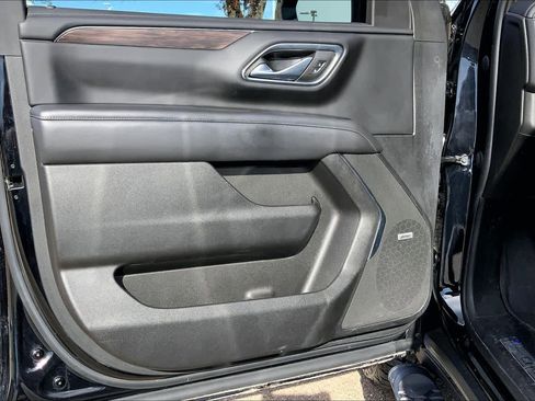 Used 2023 Chevrolet Tahoe Z71 w/ Luxury Package image 21