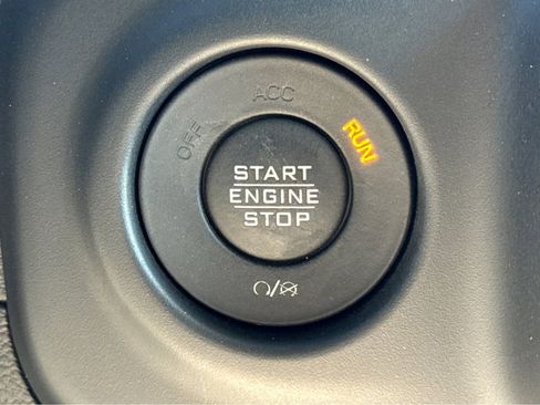 Certified 2023 Jeep Gladiator Mojave w/ Cold Weather Group image 19