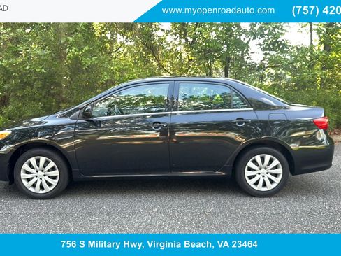 Used 2013 Toyota Corolla LE FWD image 1