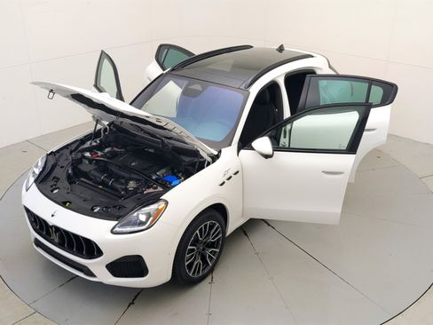 Used 2024 Maserati Grecale GT image 33